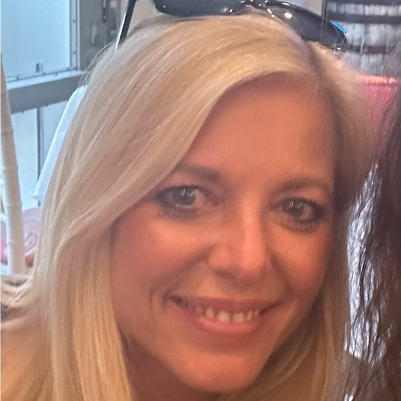 Meet your Posher, Linda - Picture 1 of 1